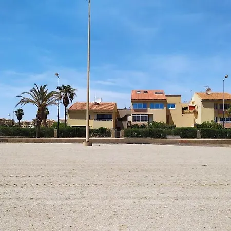 Atractivo En La Playa Con Parking 公寓 *